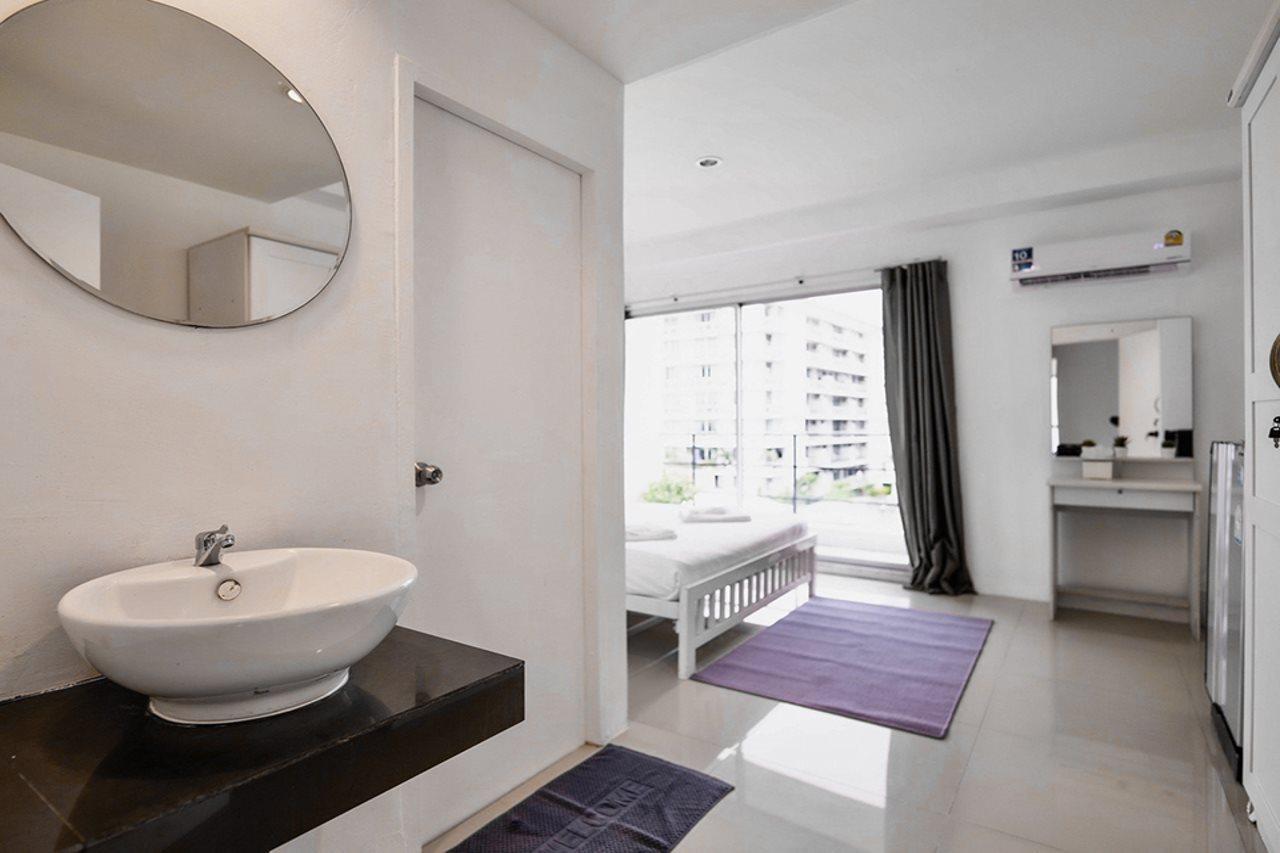 Roomquest Bangkok Sukhumvit 50 Exterior foto