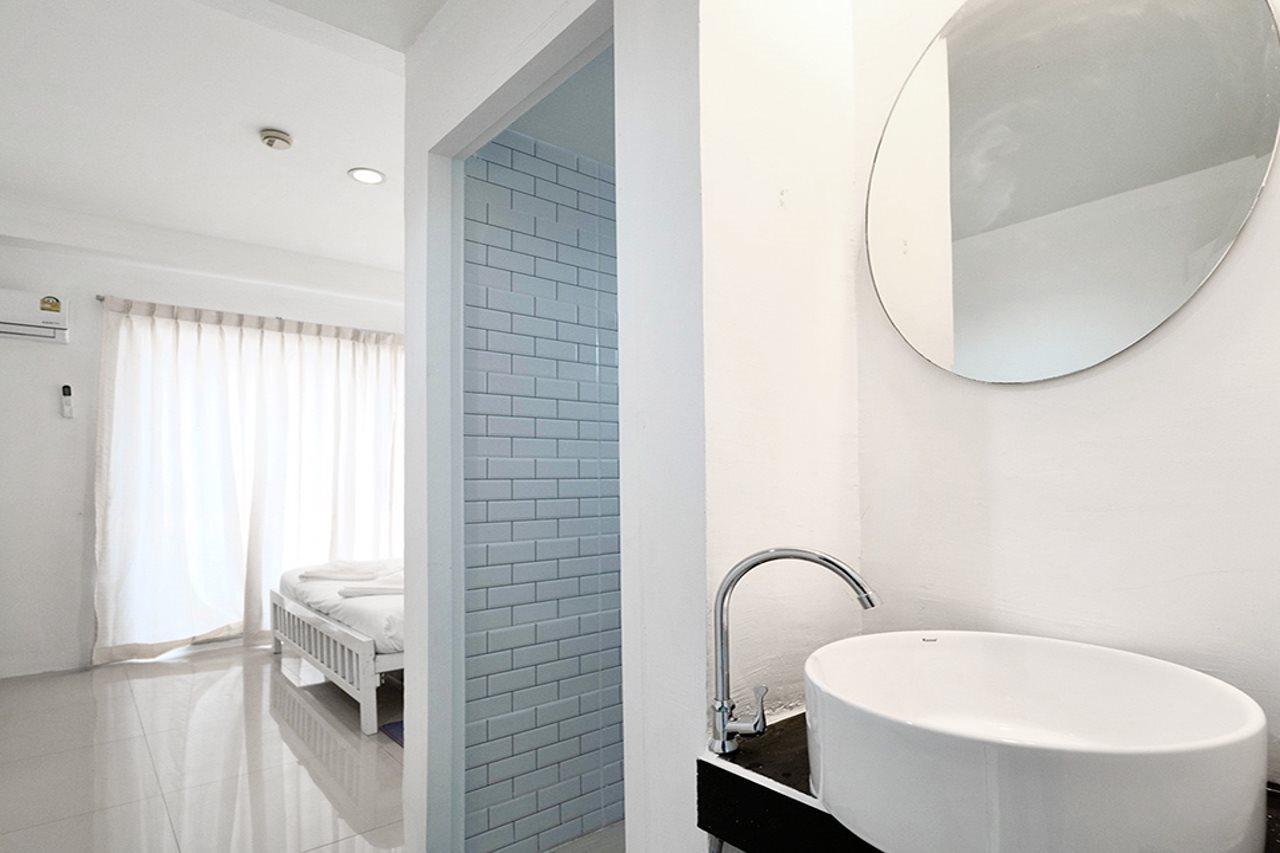 Roomquest Bangkok Sukhumvit 50 Exterior foto